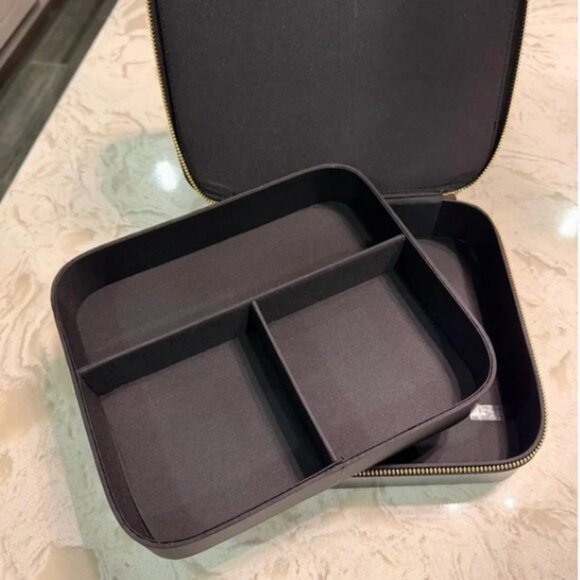 GWP CH@NEL EMBOSSED BLACK LEATHER COSMETIC TRAVEL TRAIN CASE - Picture 2 of 2